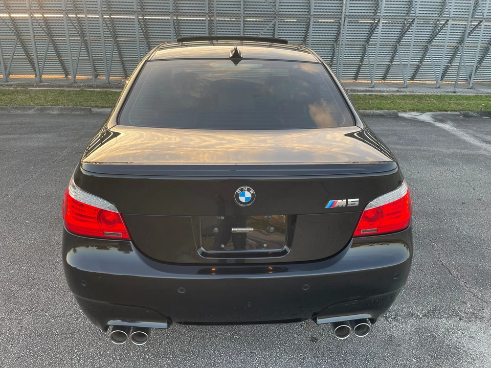 2010 BMW E60 M5 - Image 19 of 31