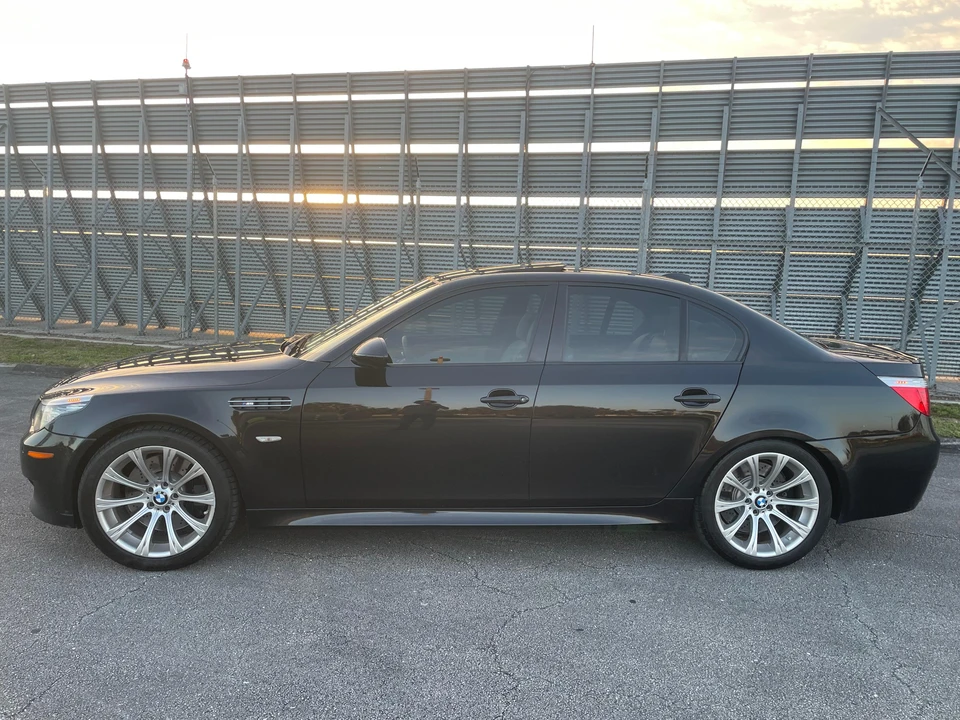 2010 BMW E60 M5 - Image 14 of 31