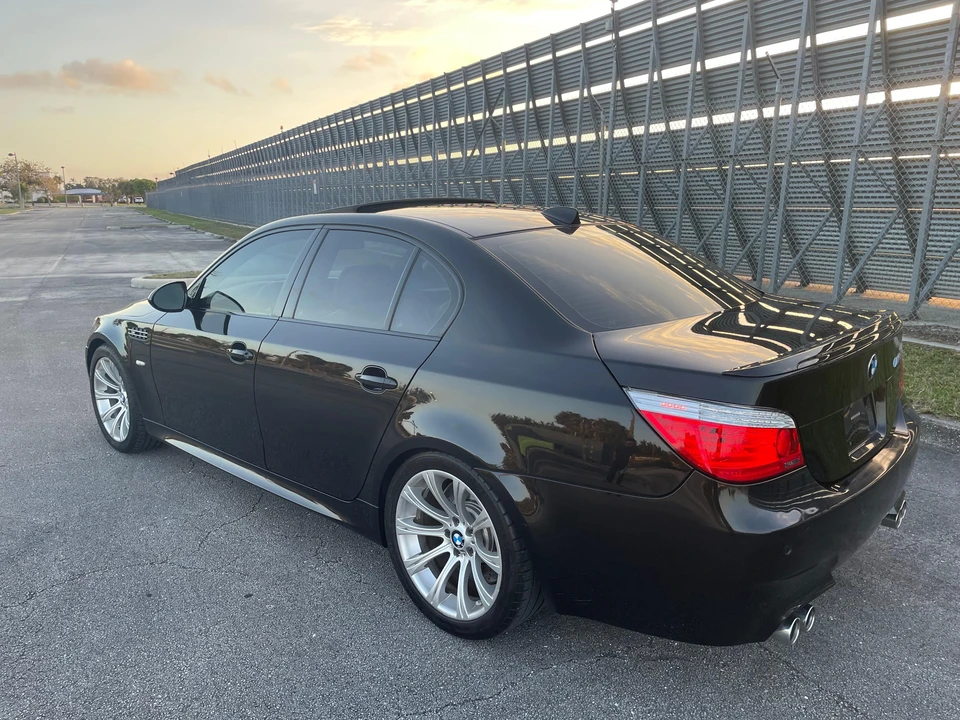 2010 BMW E60 M5 - Image 16 of 31