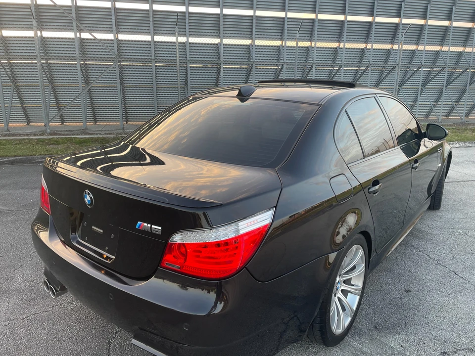 2010 BMW E60 M5 - Image 23 of 31
