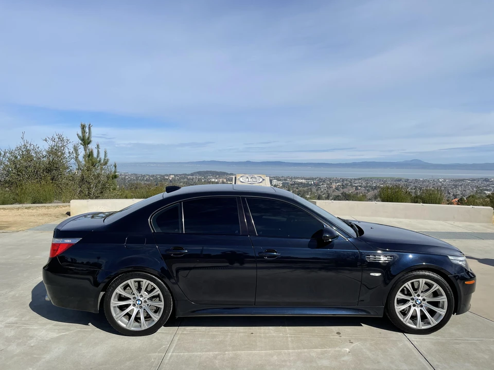 2010 BMW E60 M5 - Image 16 of 31