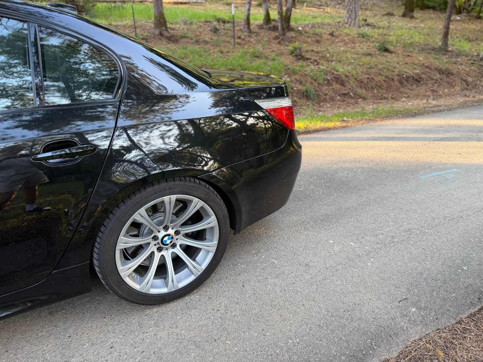 2010 BMW E60 M5 - Image 14 of 31