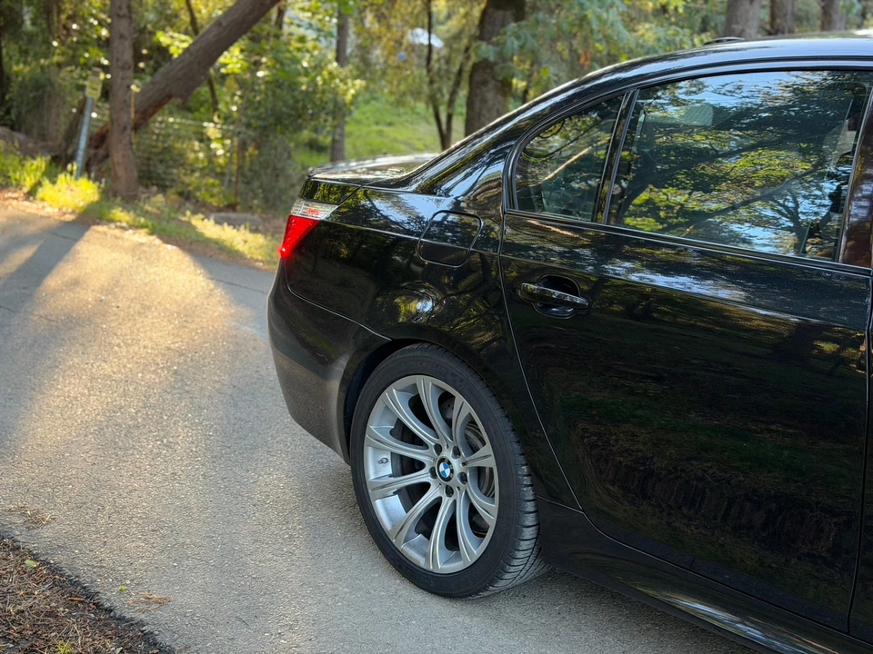 2010 BMW E60 M5 - Image 15 of 31