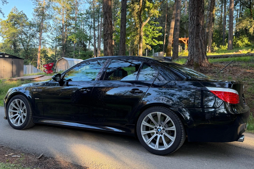 2010 BMW E60 M5 - Image 3 of 31