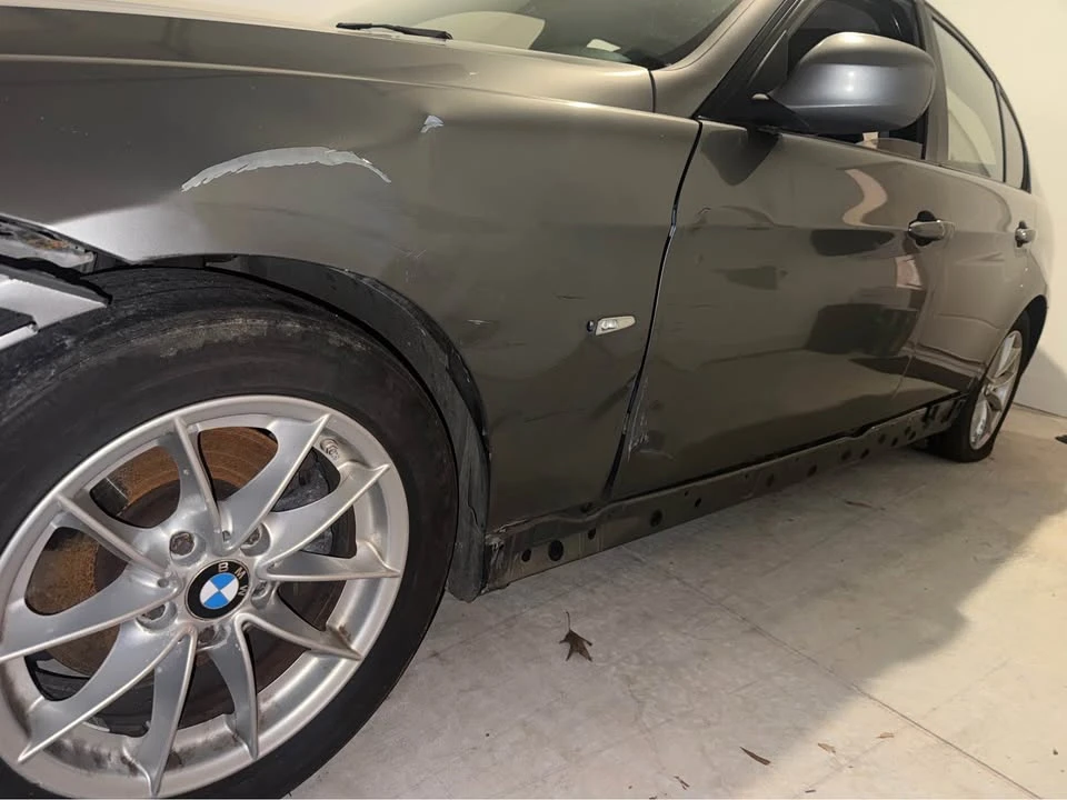 2010 BMW E90 3 Series Sedan - Image 3 of 8