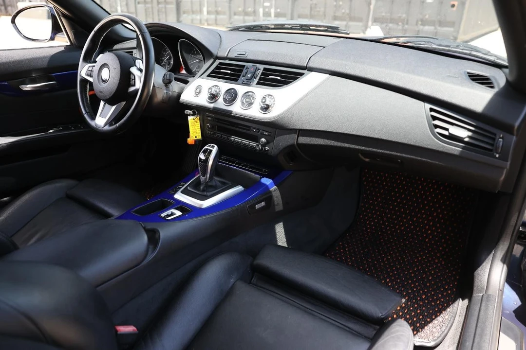 2010 BMW - Image 12 of 31