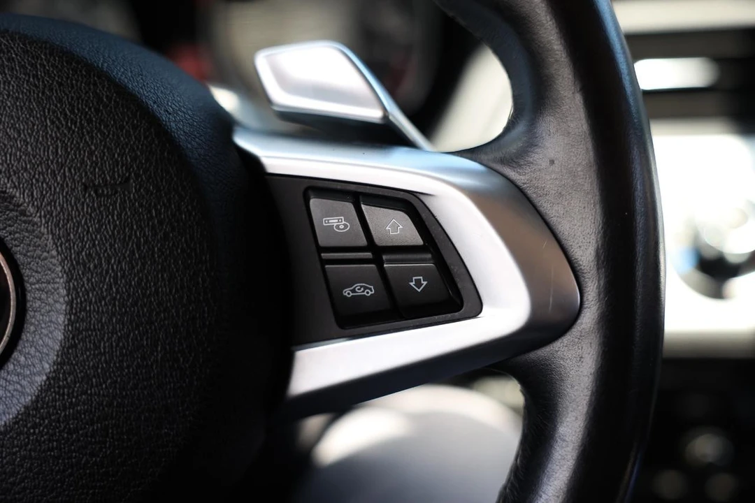 2010 BMW - Image 21 of 31