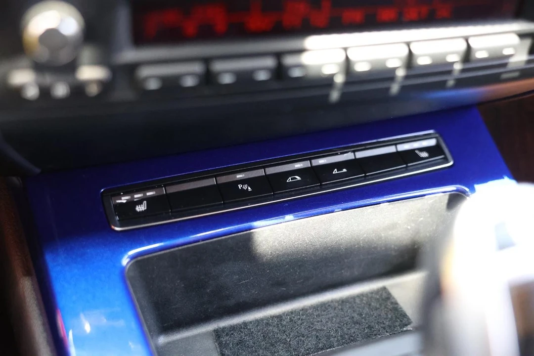 2010 BMW - Image 26 of 31