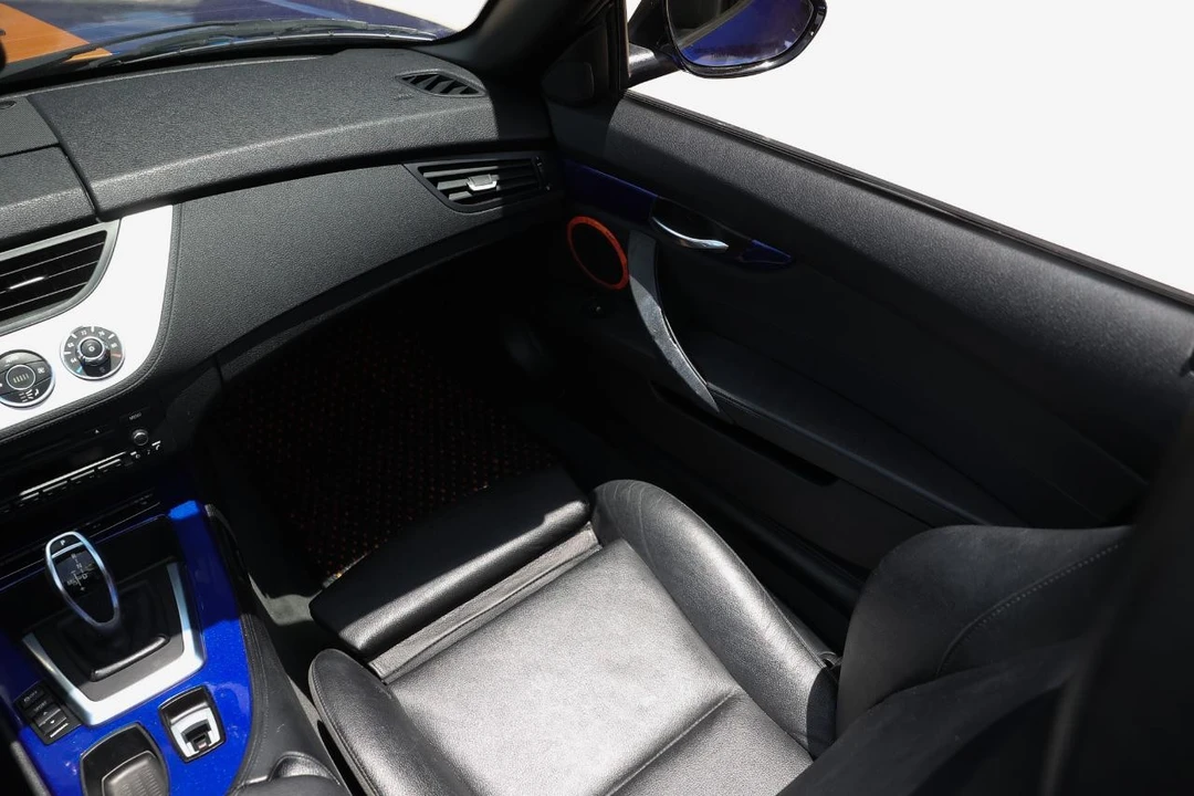 2010 BMW - Image 16 of 31