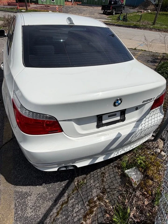 2010 BMW E90 3 Series Sedan - Image 4 of 4