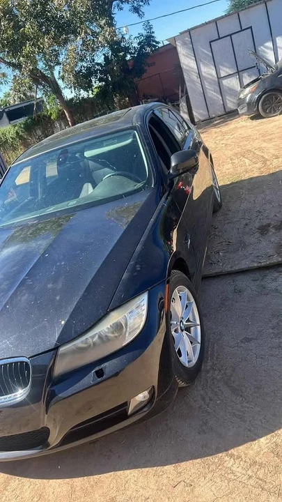 2010 BMW i3 - Image 2 of 5