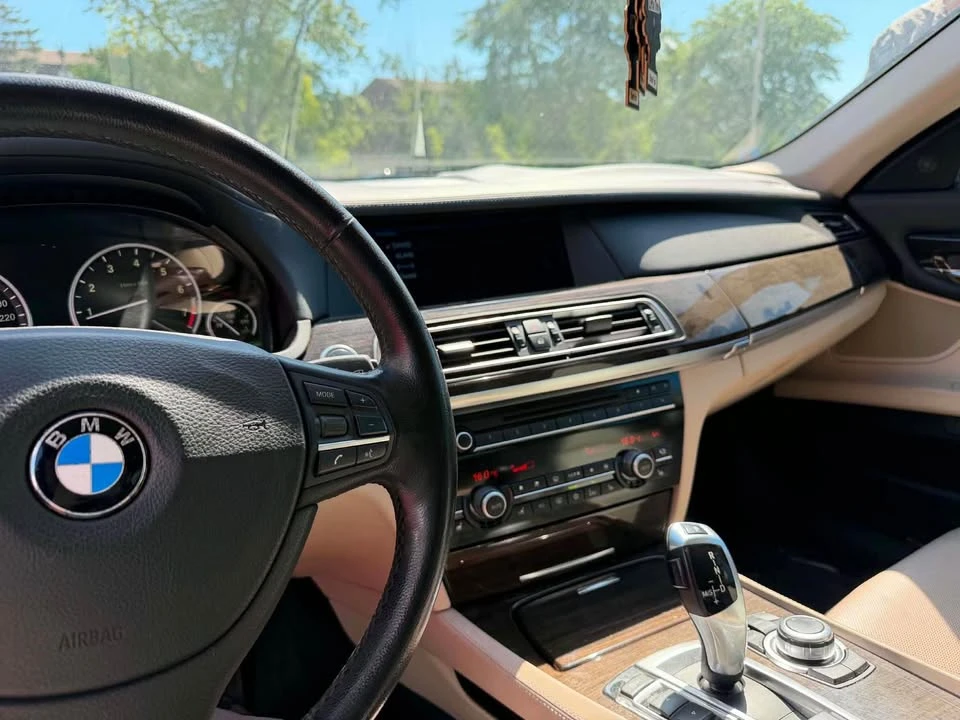 2010 BMW 7 Series - Image 2 of 7