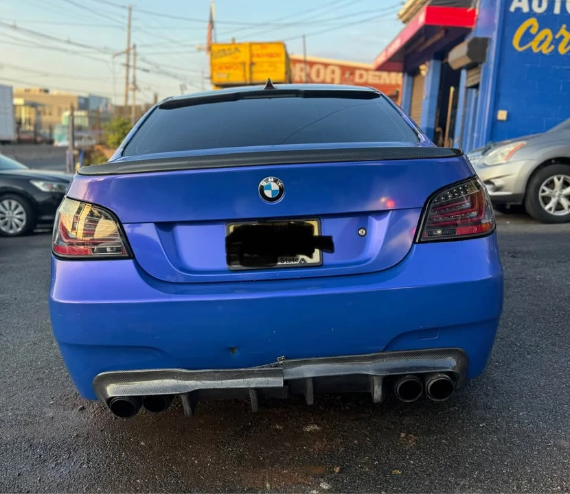 2010 BMW iX - Image 11 of 20