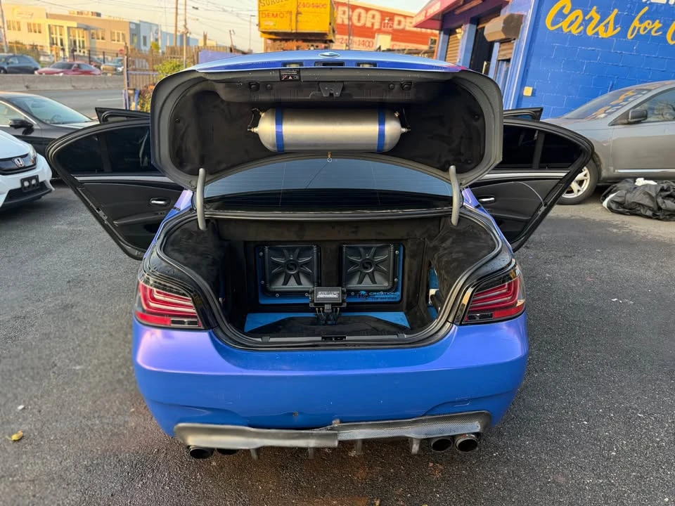 2010 BMW iX - Image 19 of 20
