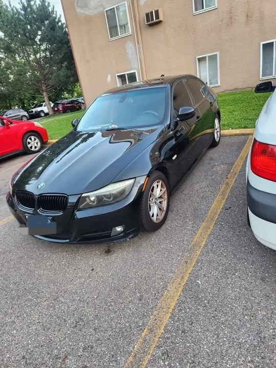 2010 BMW iX - Image 2 of 5