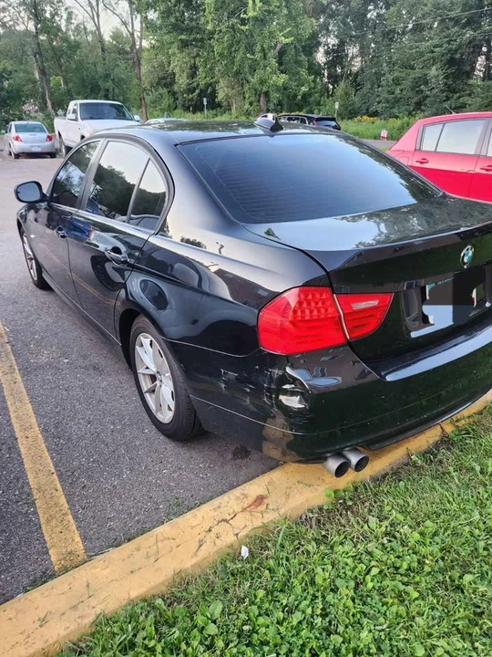 2010 BMW iX - Image 3 of 5