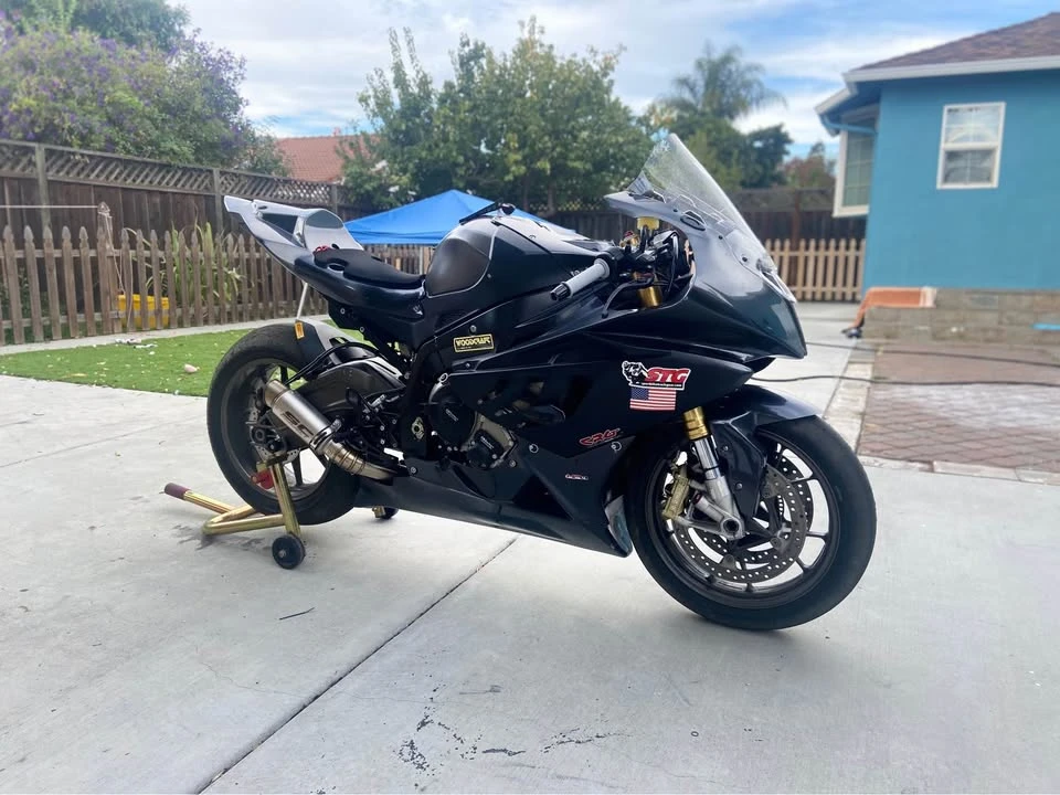 2010 BMW S1000 - Image 3 of 4