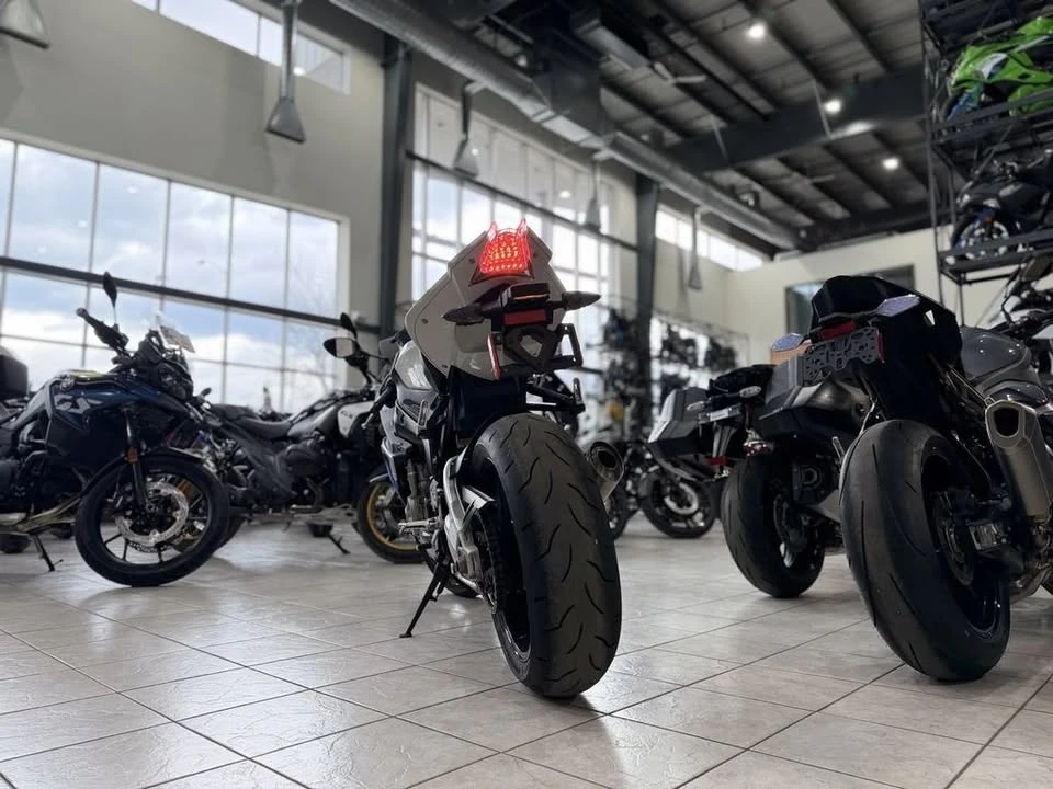 2010 BMW S1000 - Image 3 of 10