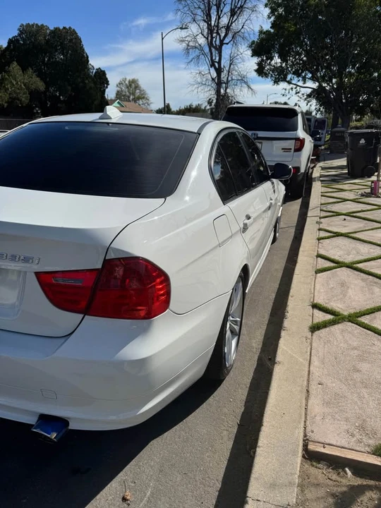 2010 BMW E90 3 Series Sedan - Image 3 of 14