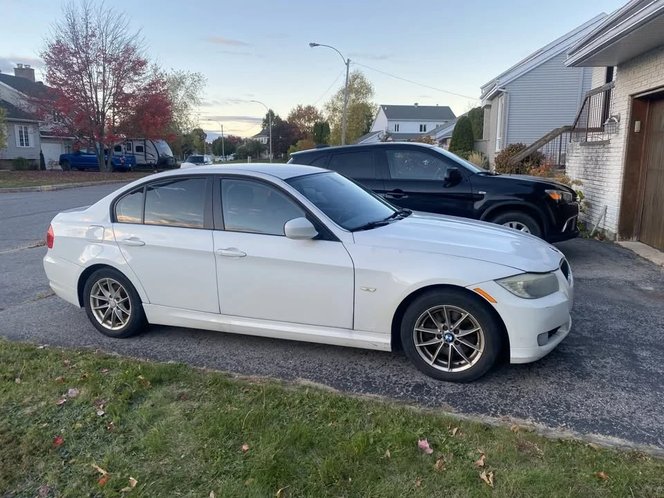 2010 BMW E90 3 Series Sedan - Image 2 of 6