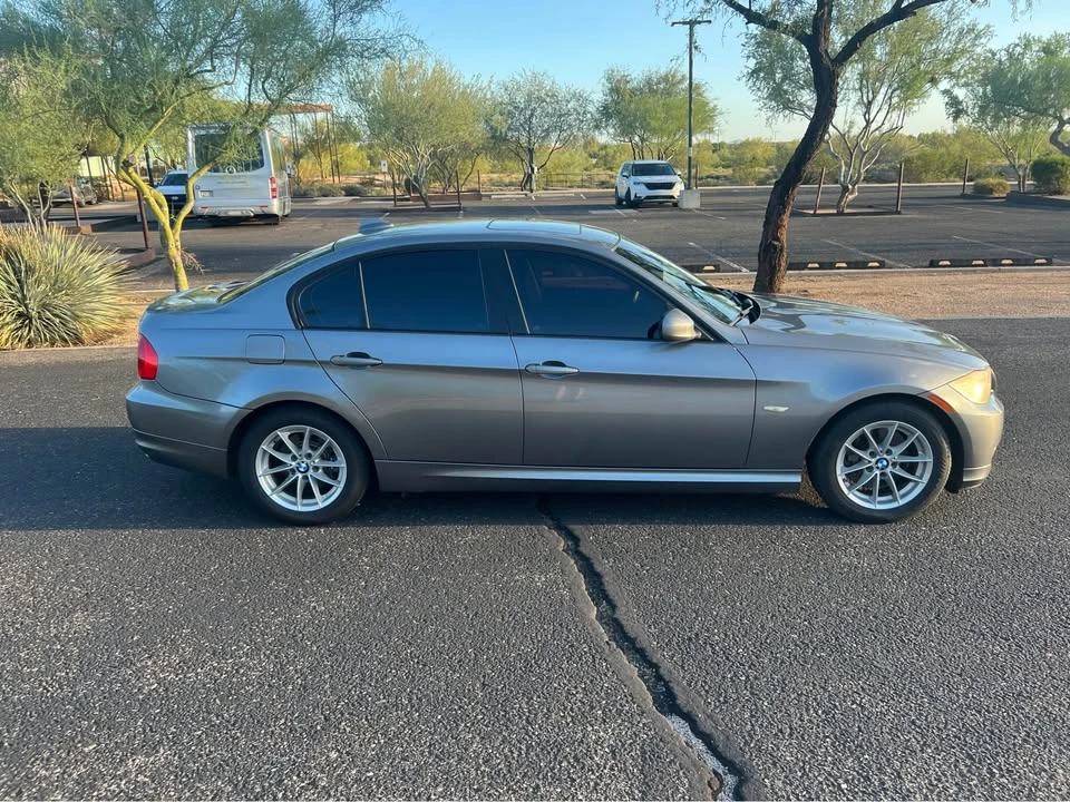 2010 BMW E90 3 Series Sedan - Image 16 of 20