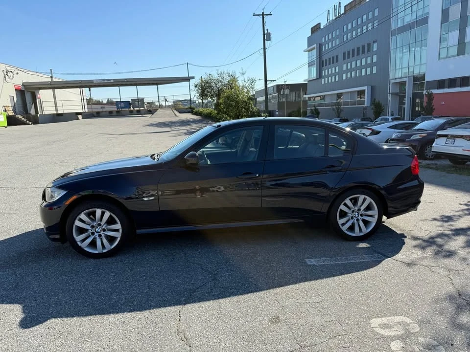 2010 BMW E90 3 Series Sedan - Image 3 of 18