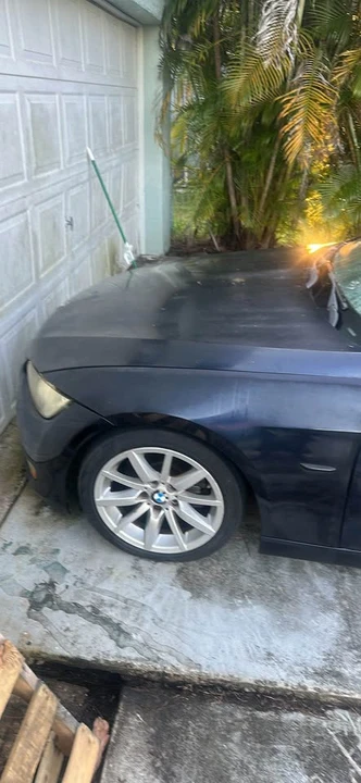 2010 BMW E90 3 Series Sedan - Image 2 of 2