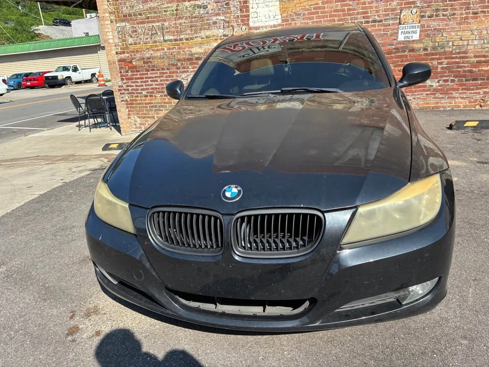 2010 BMW E90 3 Series Sedan - Image 3 of 4