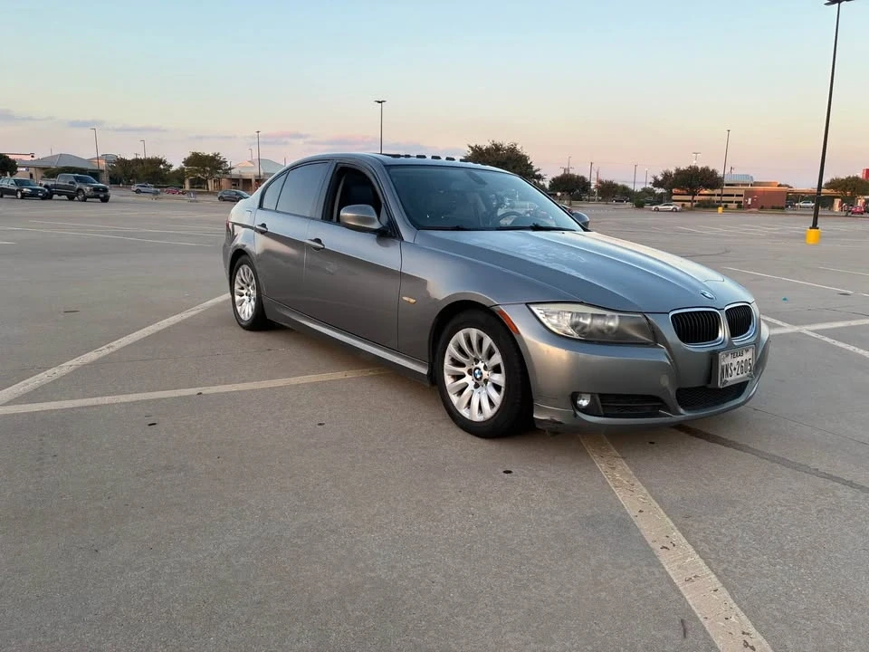 2010 BMW E90 3 Series Sedan - Image 3 of 10