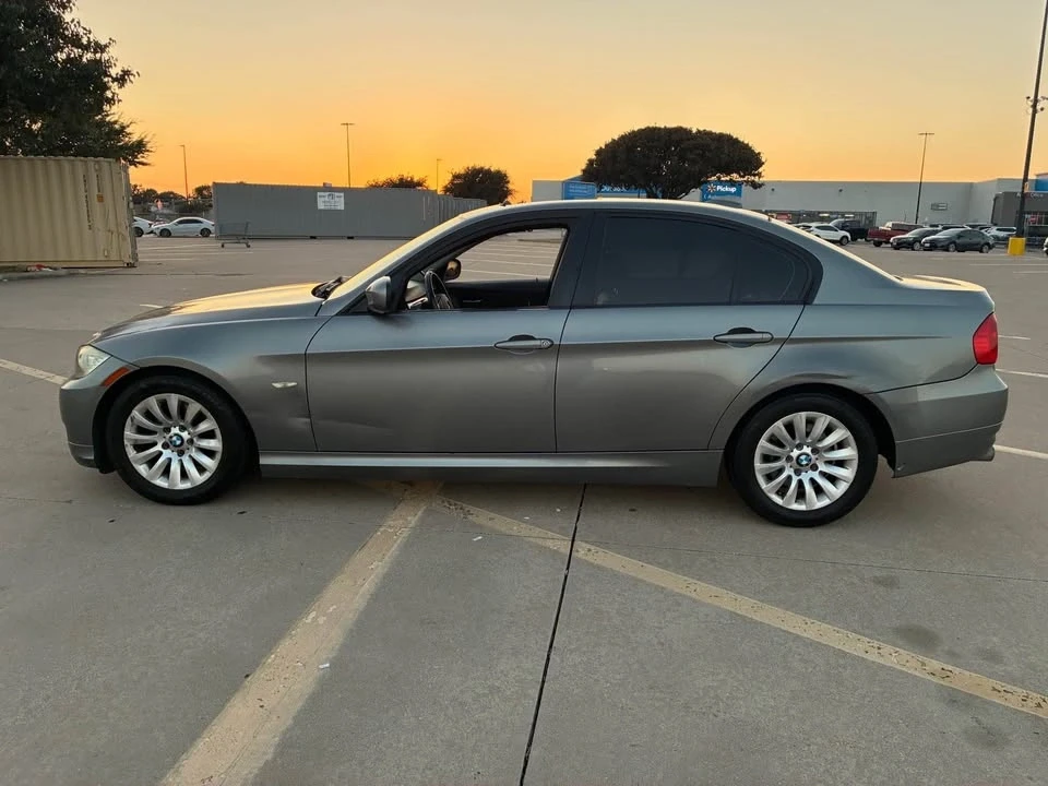 2010 BMW E90 3 Series Sedan - Image 5 of 10