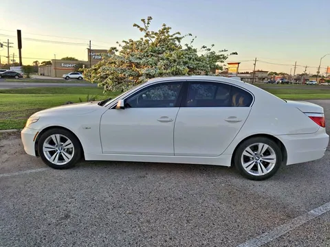 2010 BMW 5 Series 528i