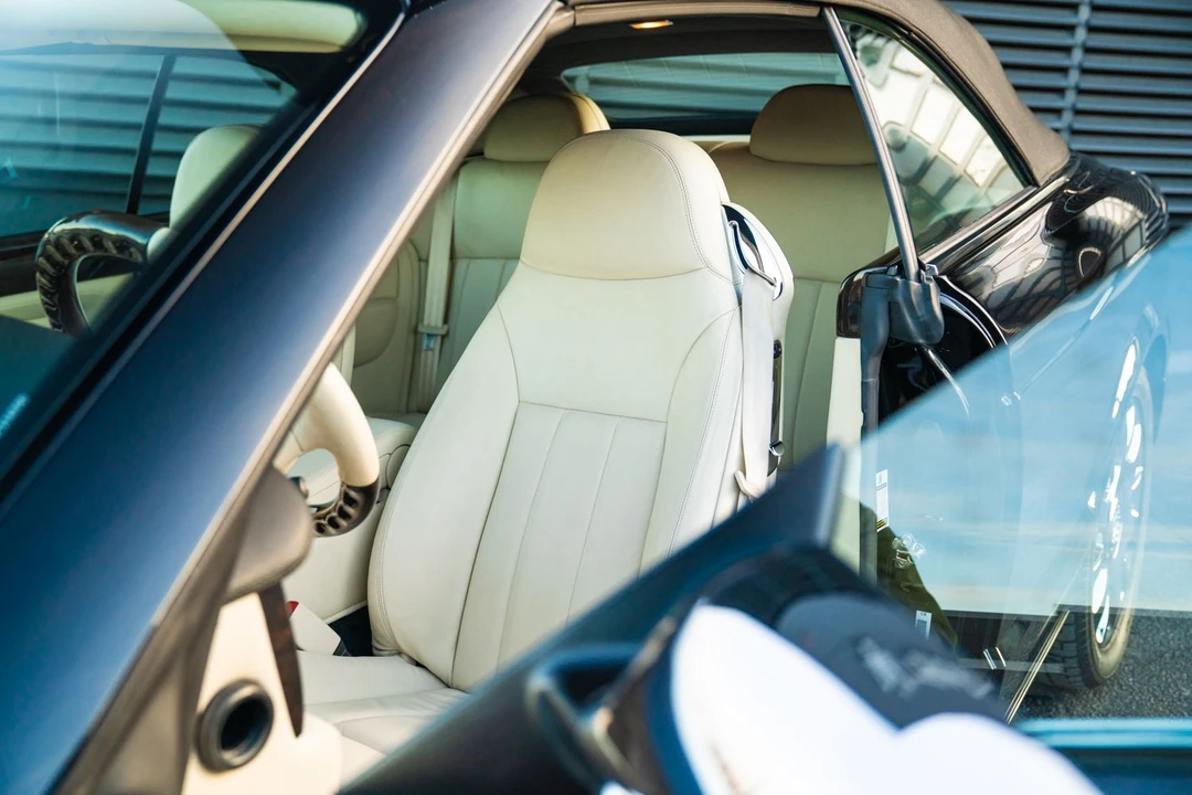 2010 Bentley Azure 2nd Gen - Image 9 of 31