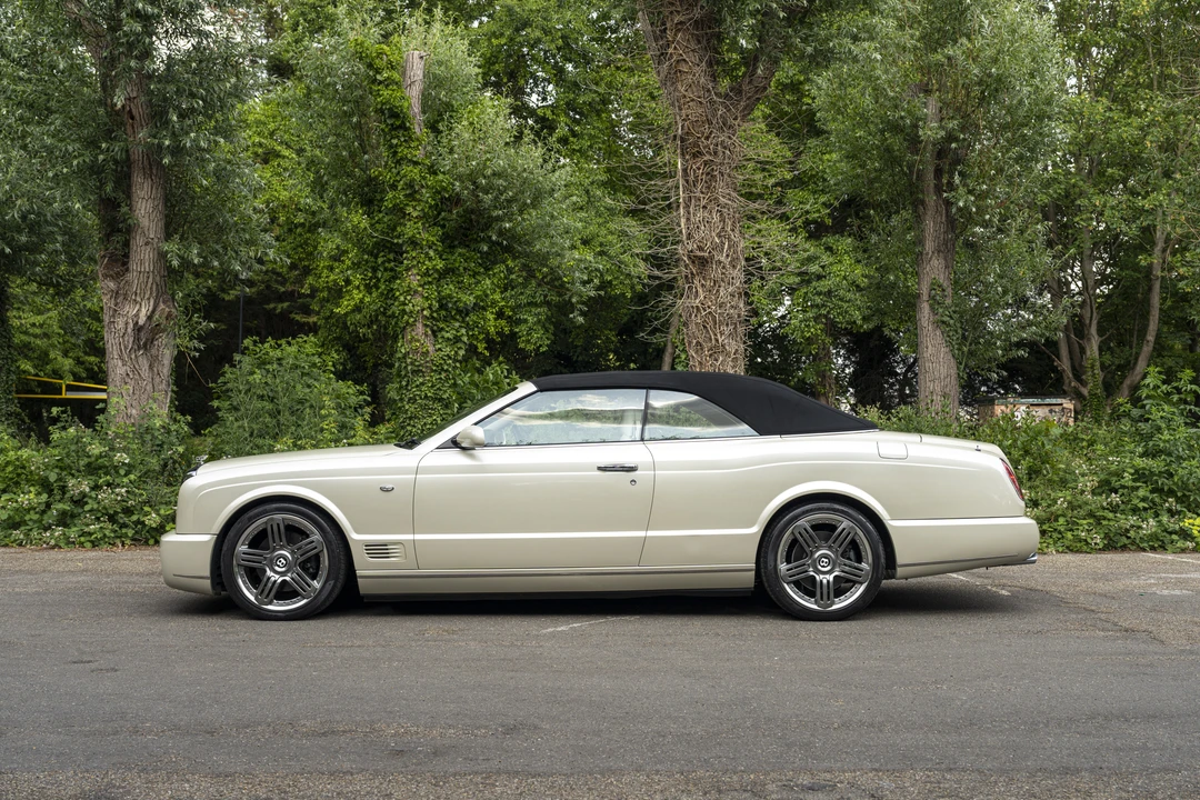 2010 Bentley Azure 2nd Gen - Image 8 of 31