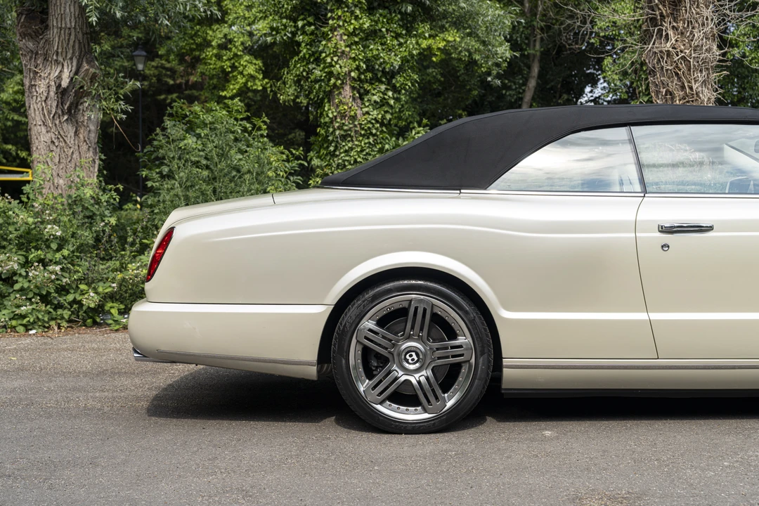 2010 Bentley Azure 2nd Gen - Image 12 of 31