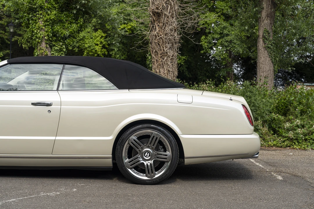 2010 Bentley Azure 2nd Gen - Image 18 of 31