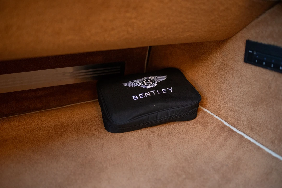 2010 Bentley Azure 2nd Gen - Image 27 of 31