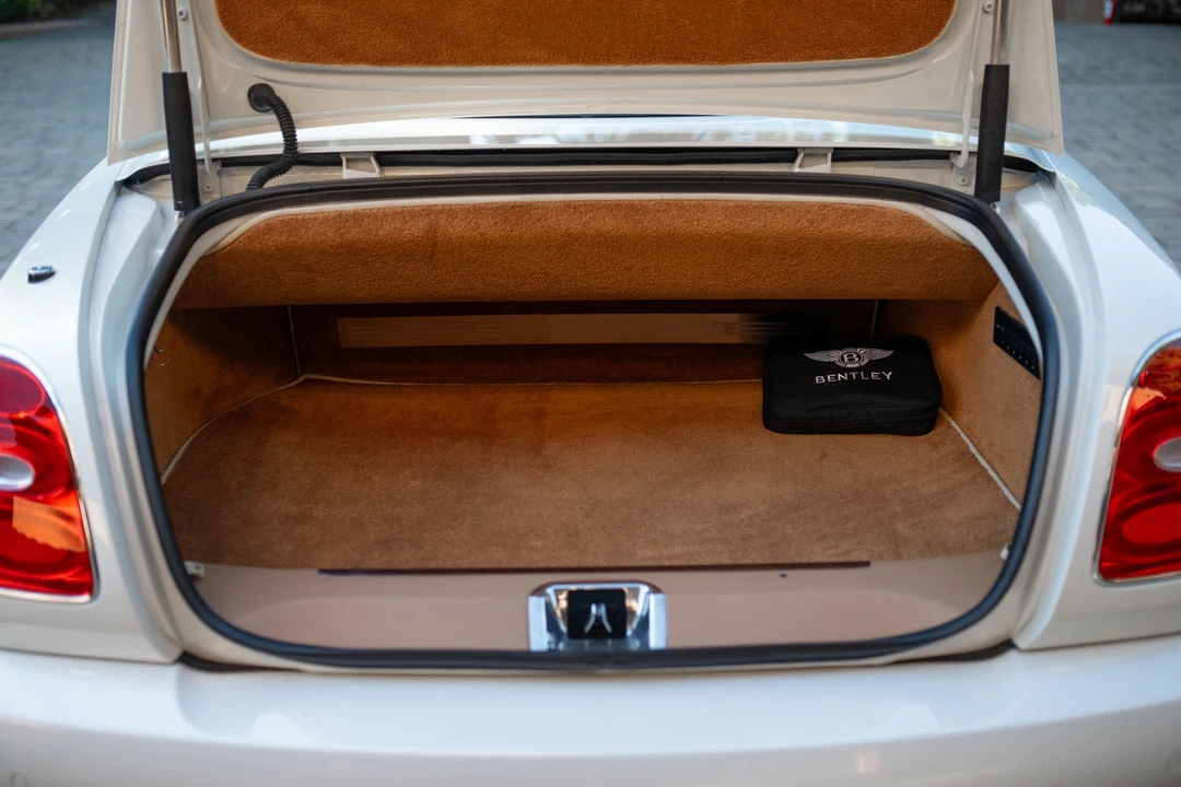 2010 Bentley Azure 2nd Gen - Image 28 of 31
