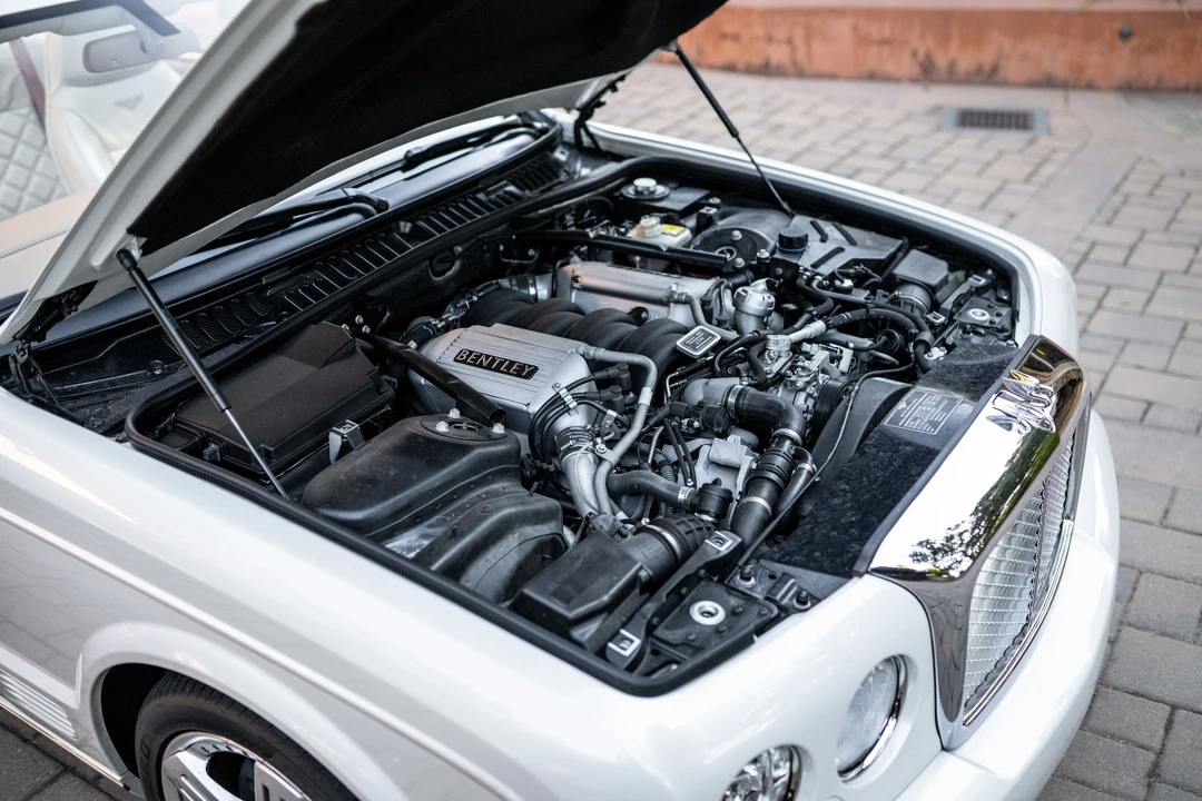 2010 Bentley Azure 2nd Gen - Image 19 of 31