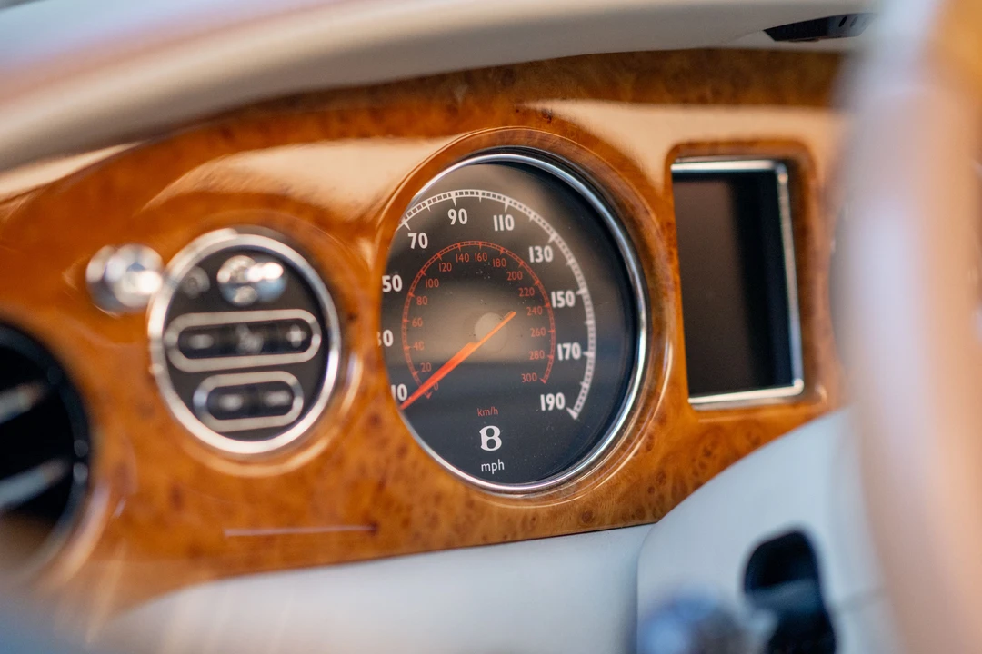 2010 Bentley Azure 2nd Gen - Image 23 of 31