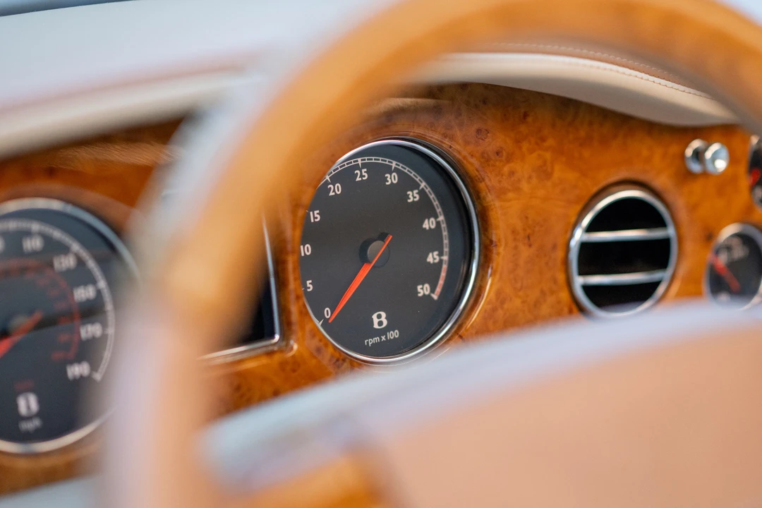 2010 Bentley Azure 2nd Gen - Image 12 of 31