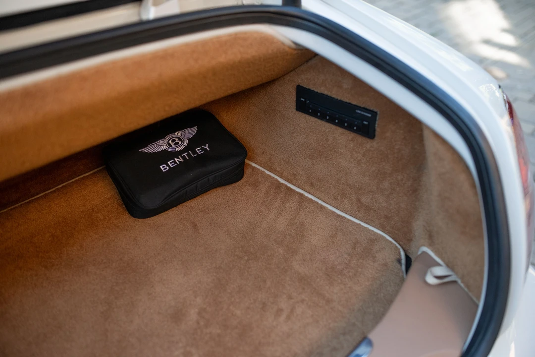 2010 Bentley Azure 2nd Gen - Image 26 of 31
