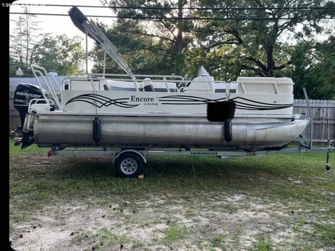 2010 Bentley Pontoon le 200 cruise pontoon