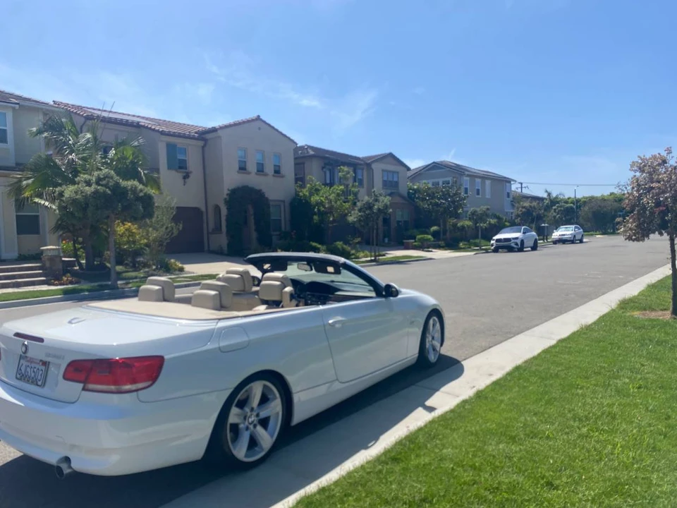 2010 BMW E93 335i Convertible - Image 7 of 11