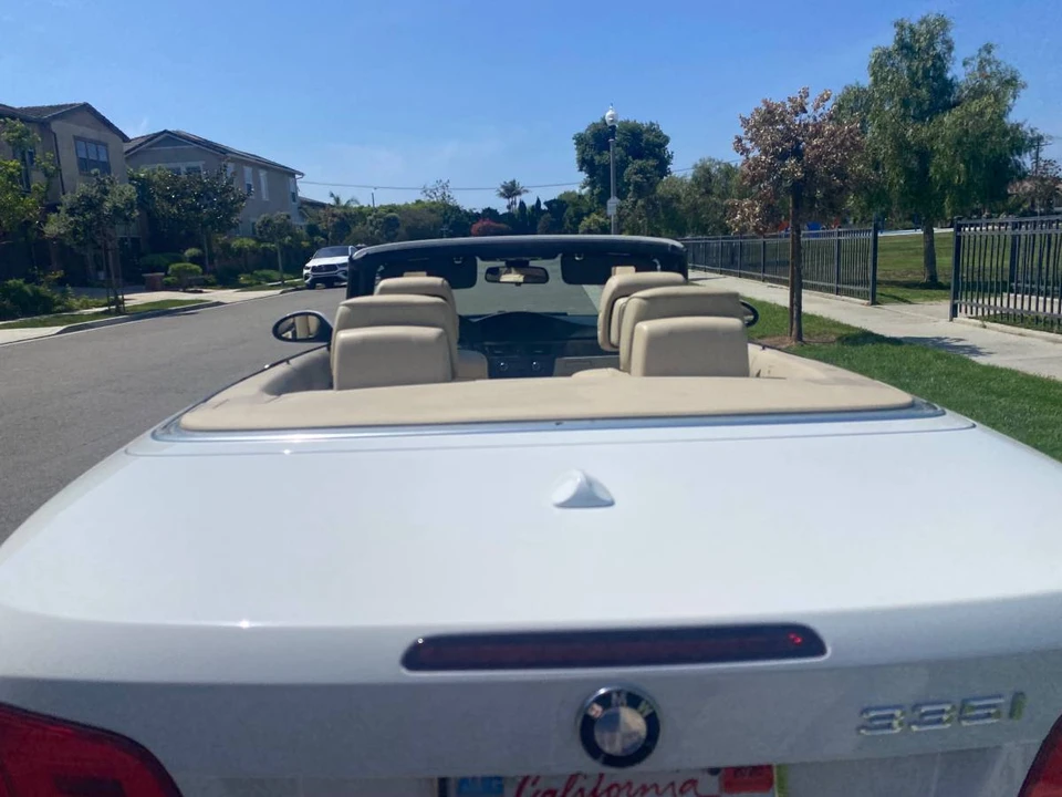 2010 BMW E93 335i Convertible - Image 4 of 11