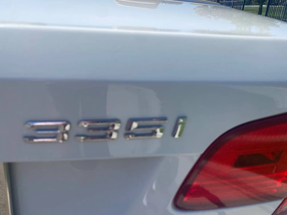 2010 BMW E93 335i Convertible - Image 2 of 11