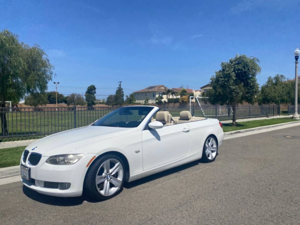 2010 BMW E93 335i Convertible - Image 11 of 11