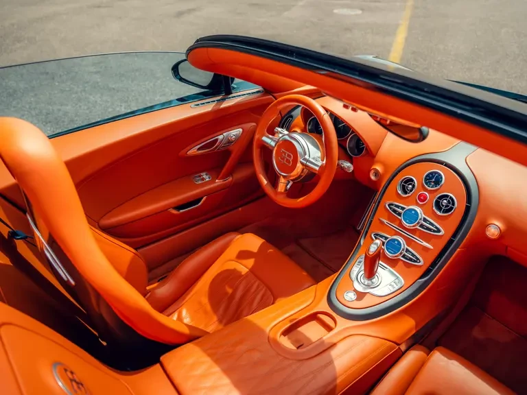 2010 Bugatti Veyron Grand Sport - Image 22 of 31