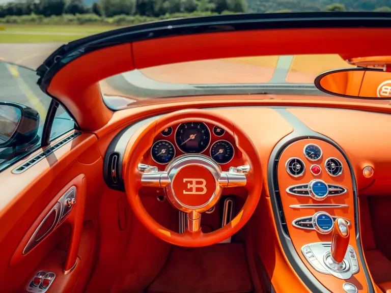 2010 Bugatti Veyron Grand Sport - Image 11 of 31