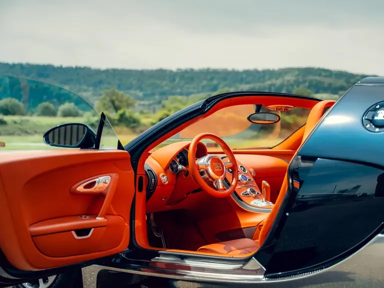 2010 Bugatti Veyron Grand Sport - Image 15 of 31