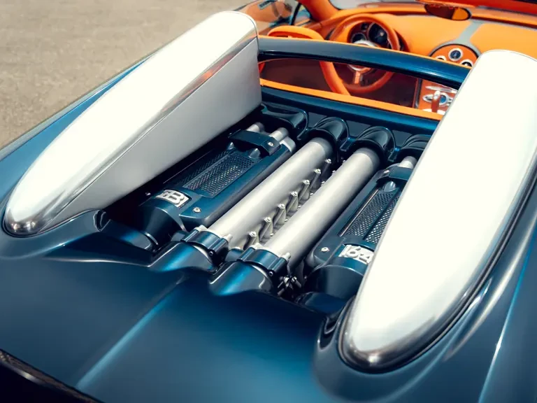2010 Bugatti Veyron Grand Sport - Image 5 of 31